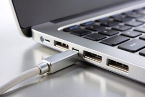 magsafe-power-ports-laptop-computer-2